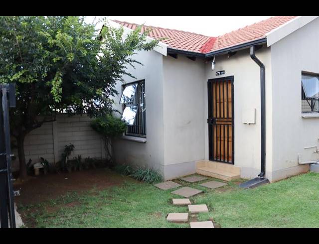 2 BEDROOM PROPERTY TO RENT IN FLEURHOF
